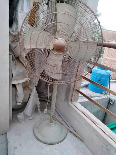 pedestal fan