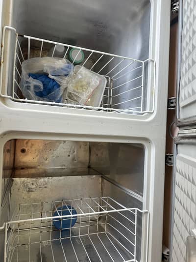 Dawlance double door freezer
