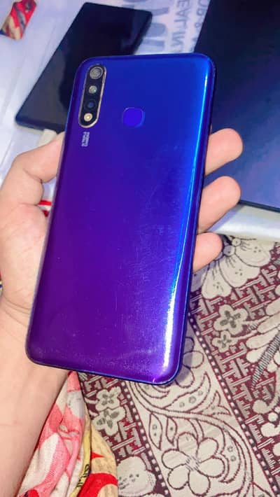 Vivo V19