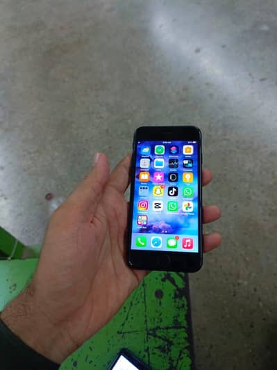 Apple iPhone 7