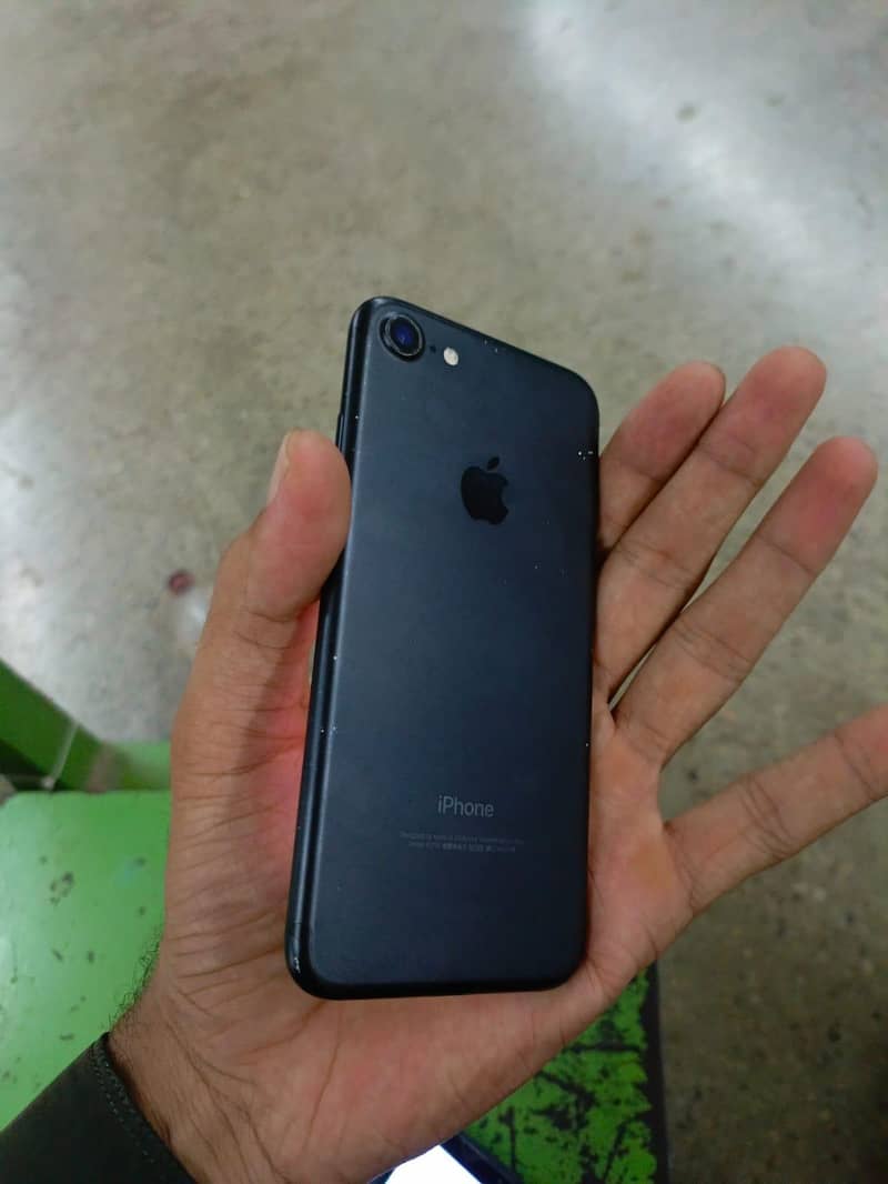 Apple iPhone 7 4
