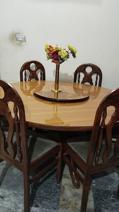 Dining Table for Sale.