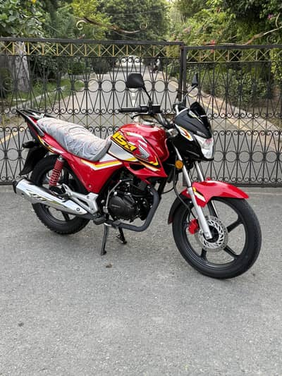 Honda CB-150f 2026 10/10 condition like new 2000kms driven only