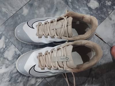 Pre loved Nike shoes for football/baseball.