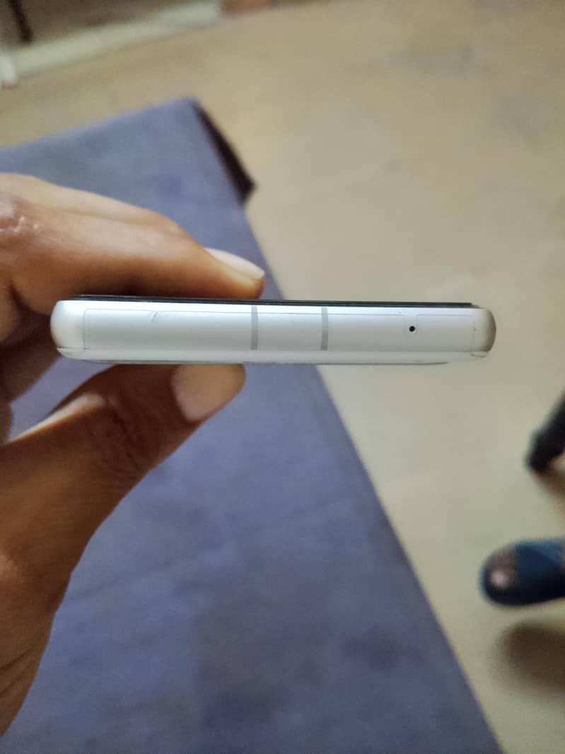 Google Pixel 7a 4
