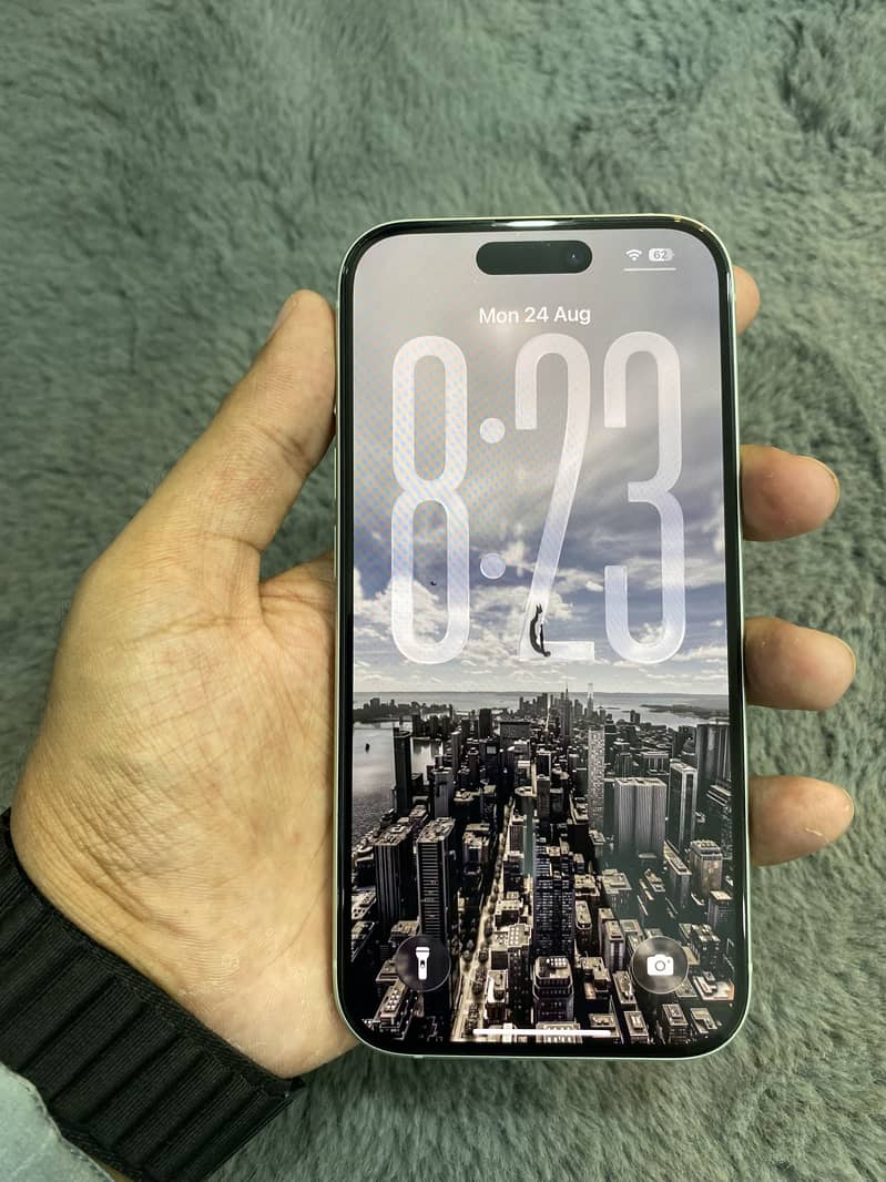 Apple iPhone 15 2