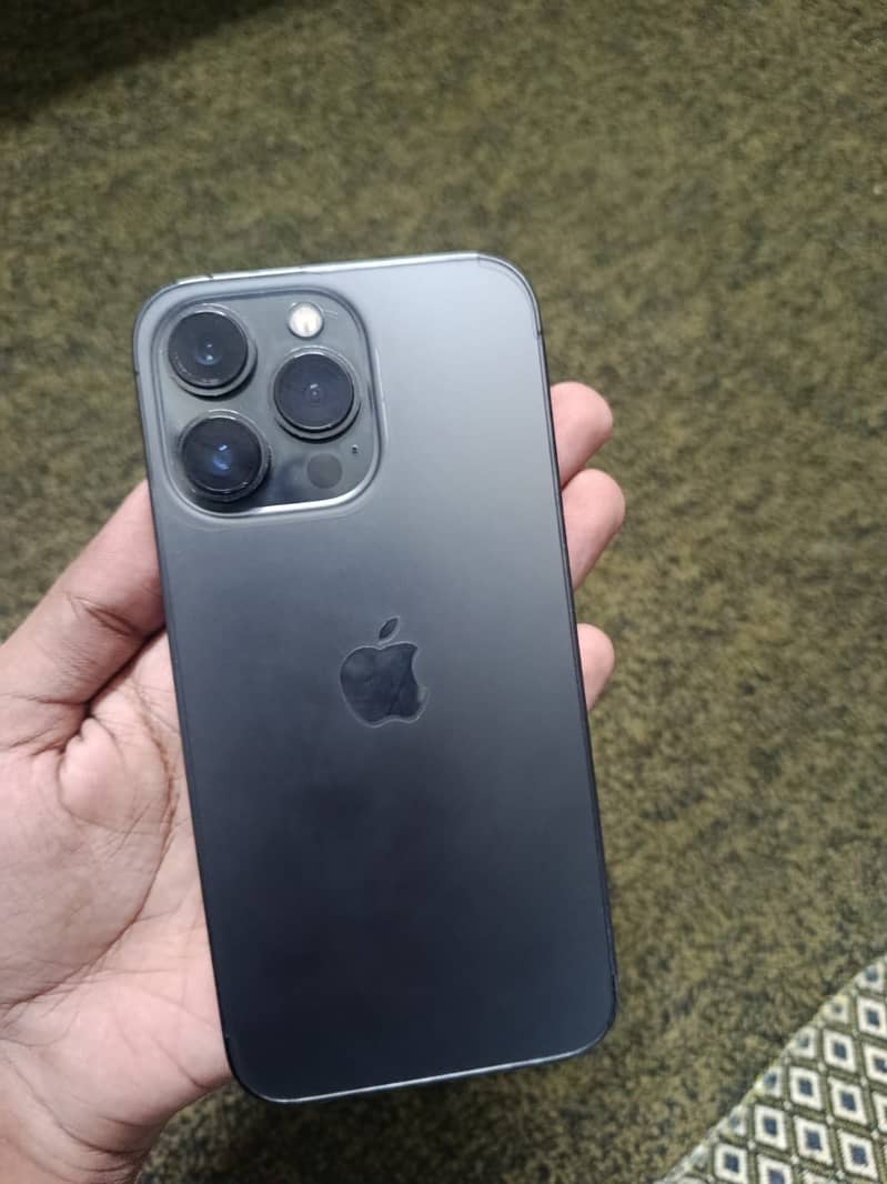 Apple iPhone 13 Pro 1