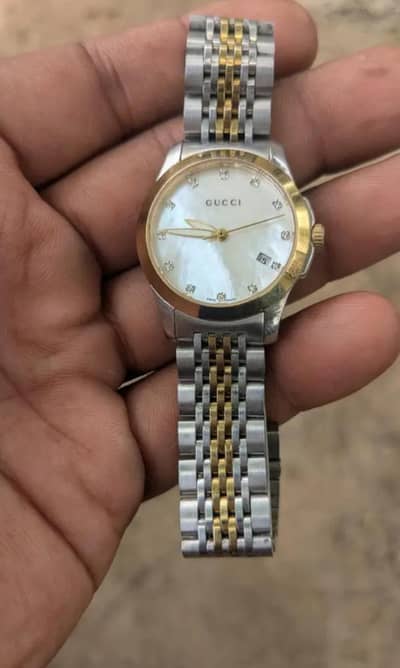 Gucci watch urgent sale