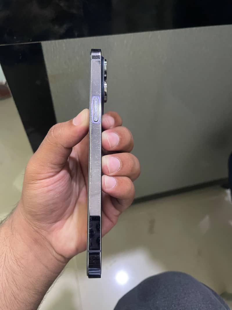 Apple iPhone 14 Pro Max 4