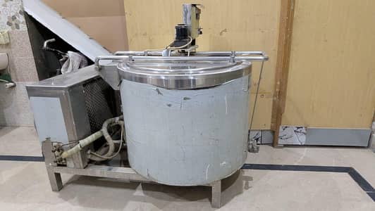 Milk chiller/cooling tank