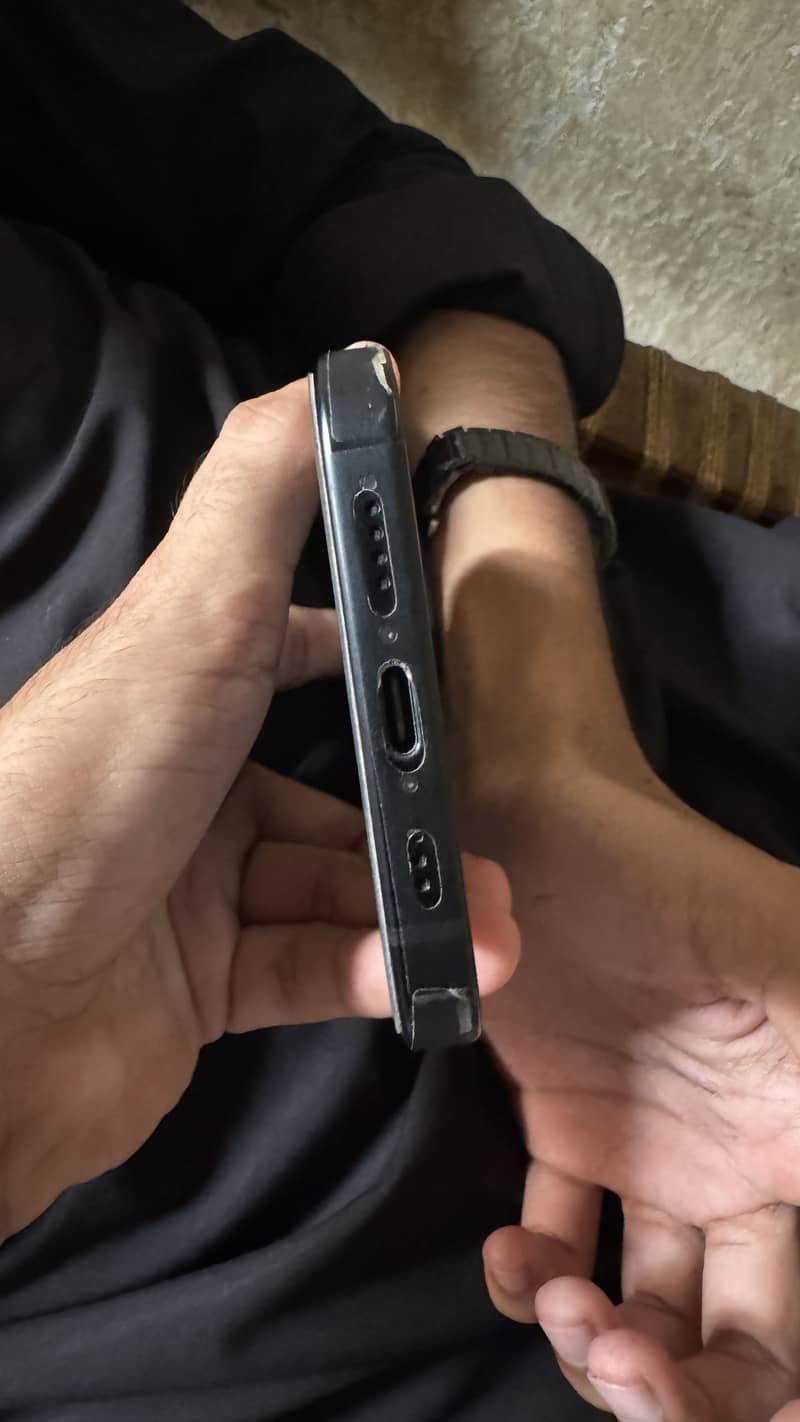 Apple iPhone 15 10