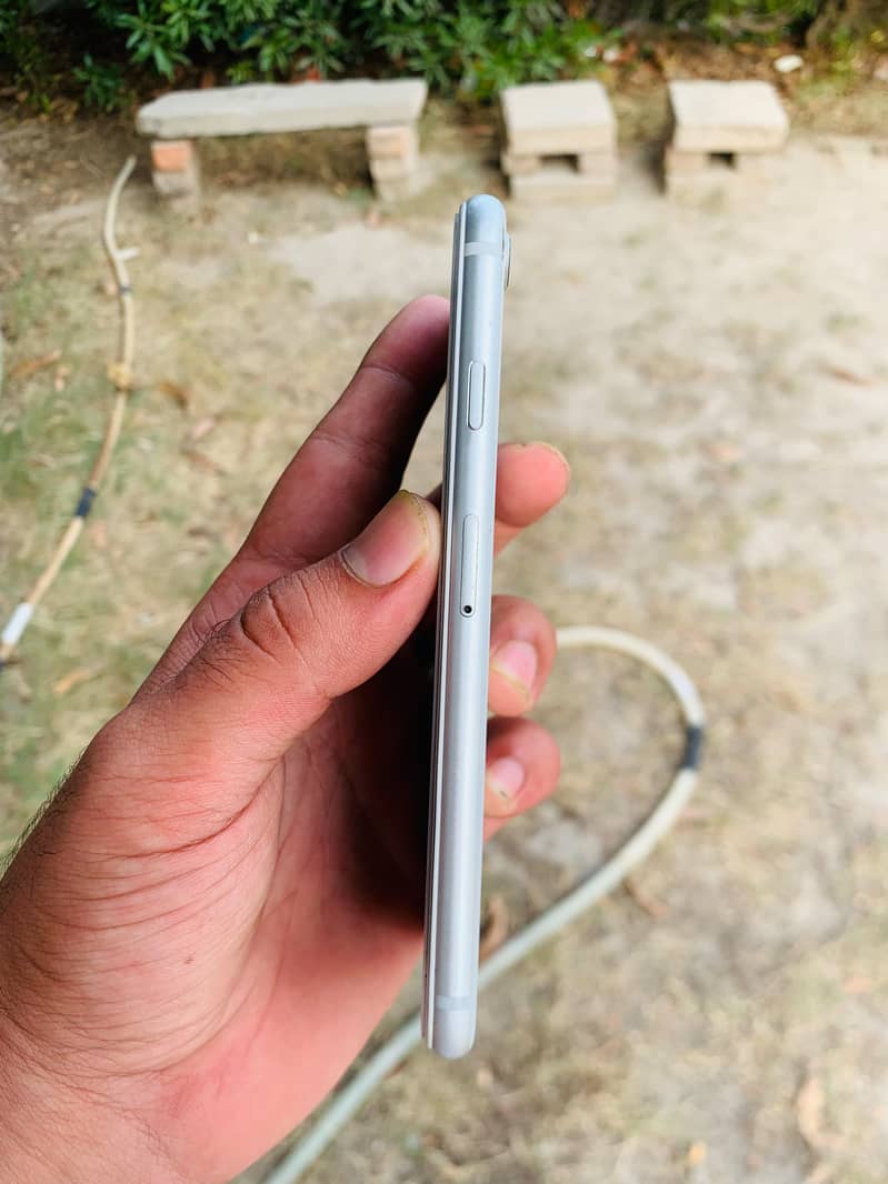 Apple iPhone 8 2
