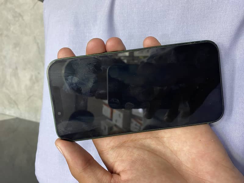 Apple iPhone 13 2