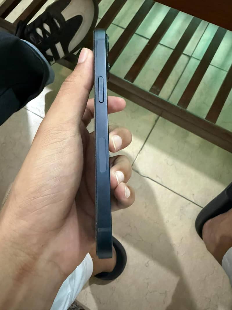 Apple iPhone 13 3
