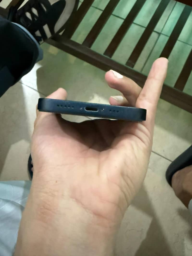 Apple iPhone 13 5