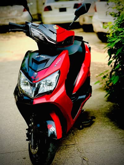 metro thrill scooty