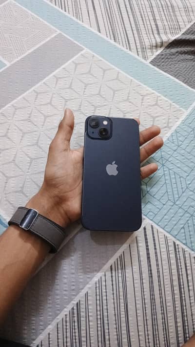 Apple iPhone 13