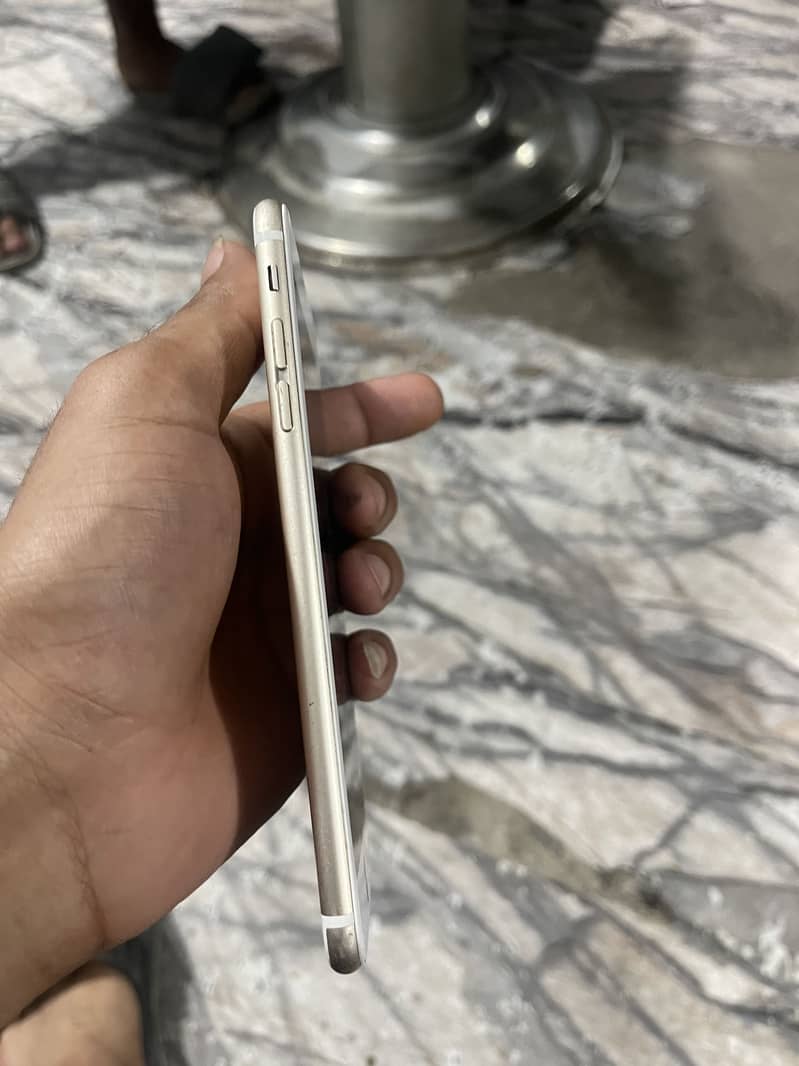 Apple iPhone 6 Plus 3