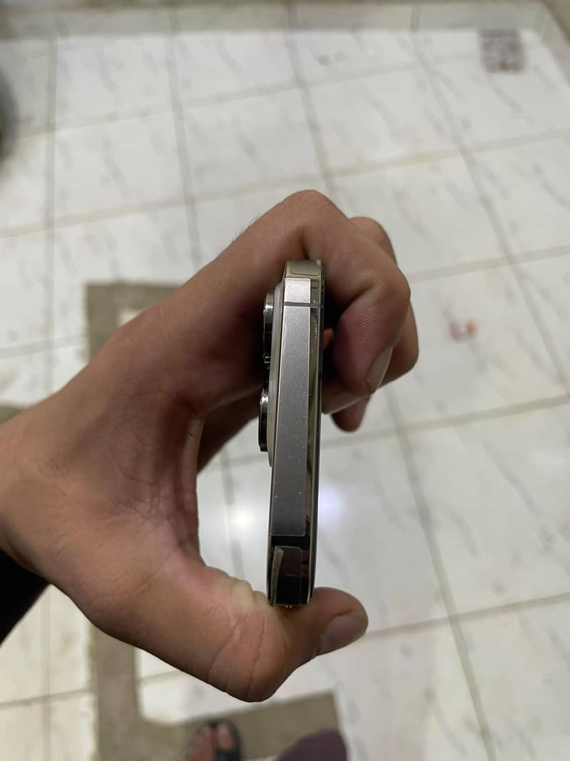 Apple iPhone 14 Pro 2