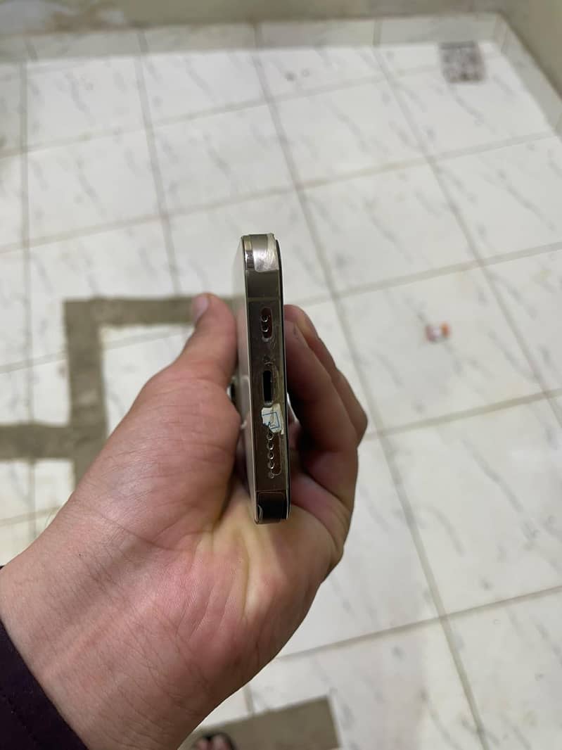 Apple iPhone 14 Pro 3