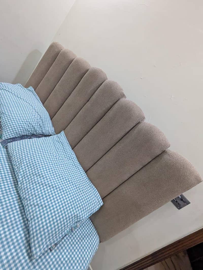 king size bed 0
