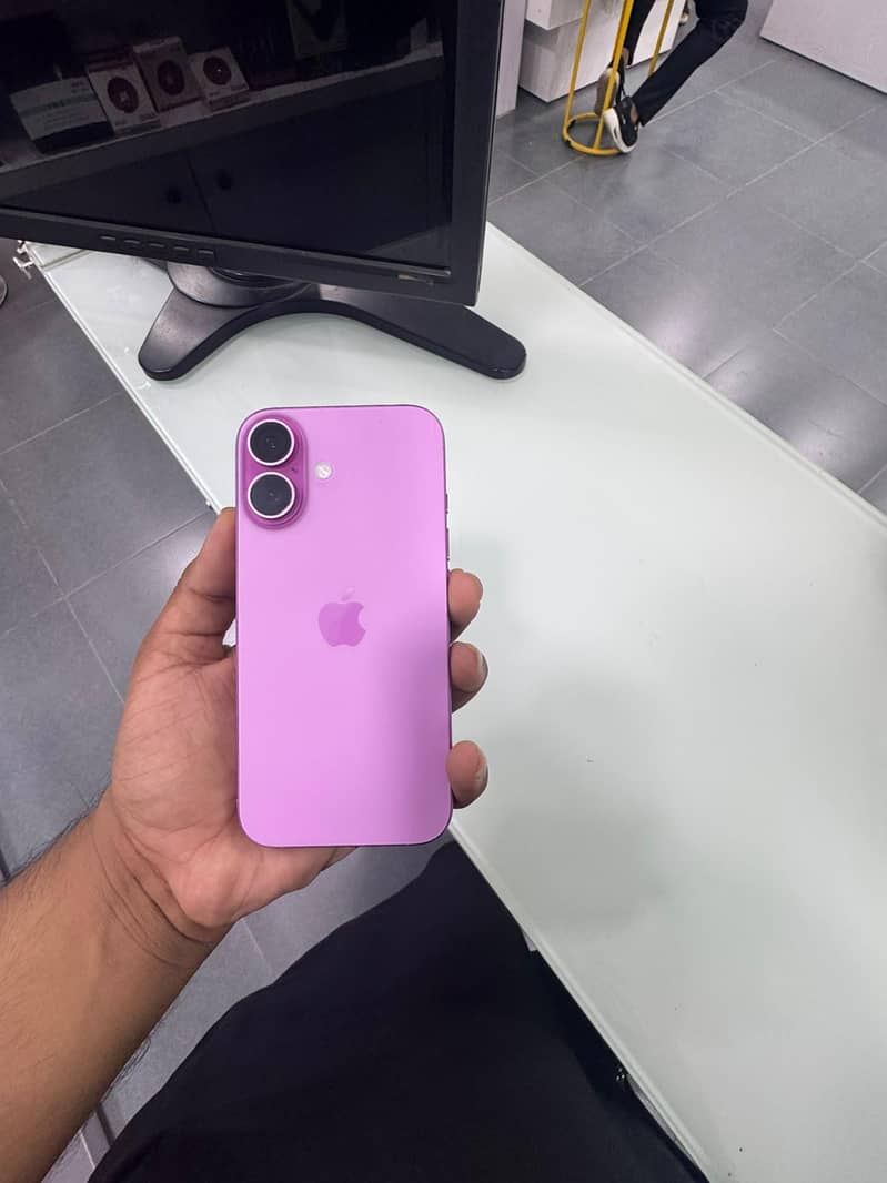 Apple iPhone 16 0