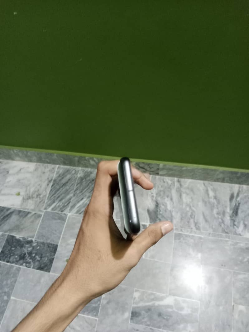 Google Pixel 8 3