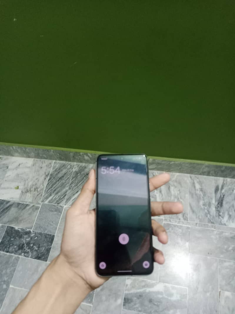 Google Pixel 8 4