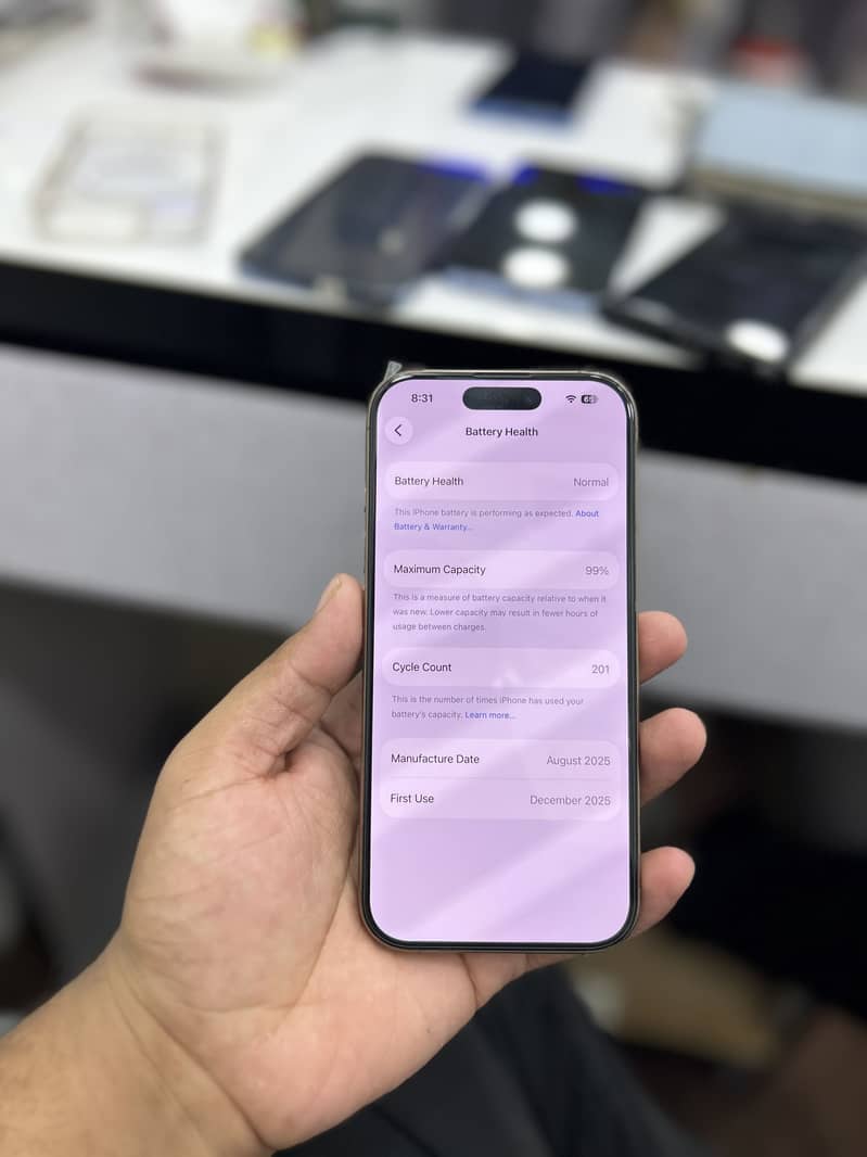 Apple iPhone 16 Pro 3