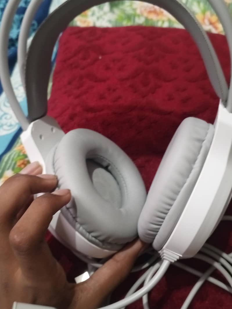 headphones 2