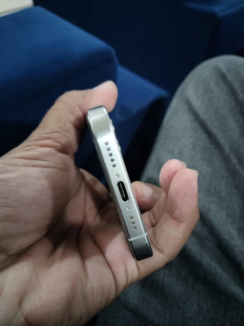 Apple iPhone 15 Pro 3