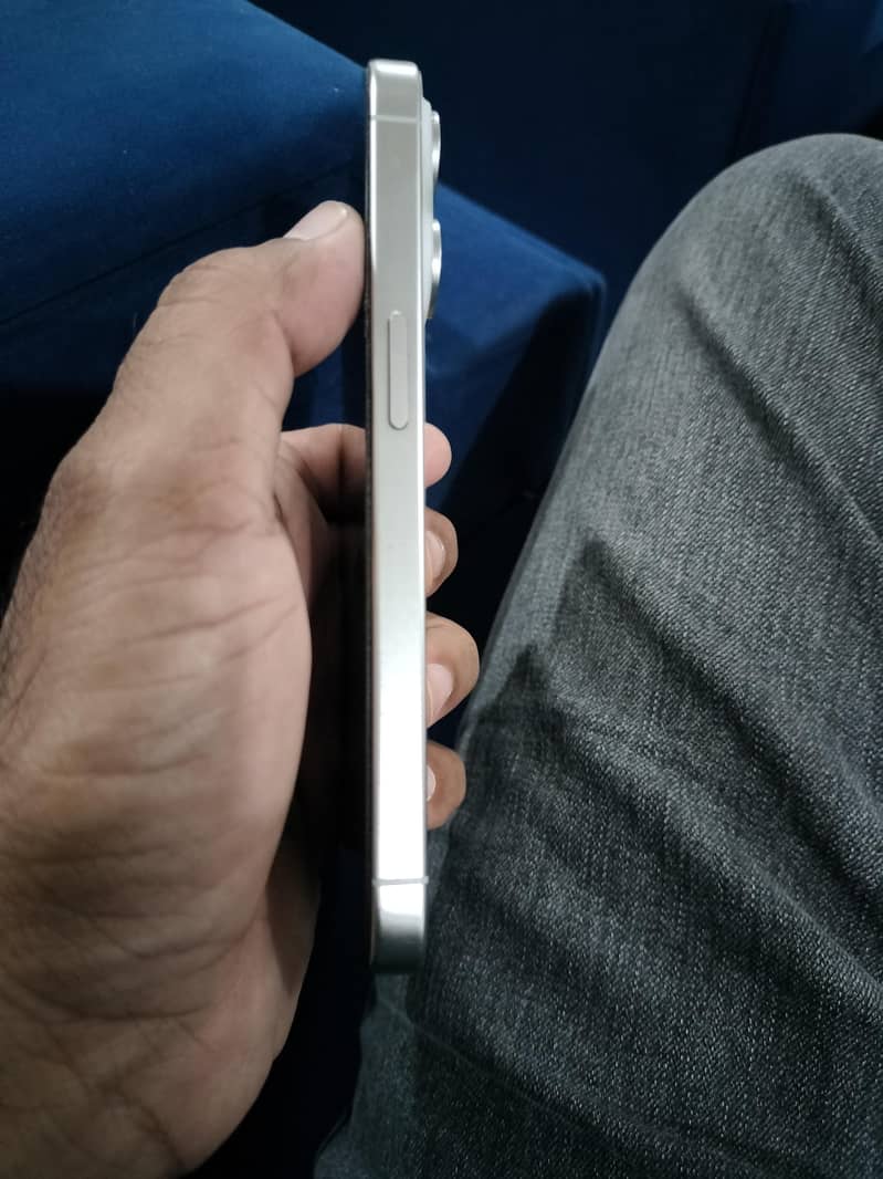 Apple iPhone 15 Pro 4
