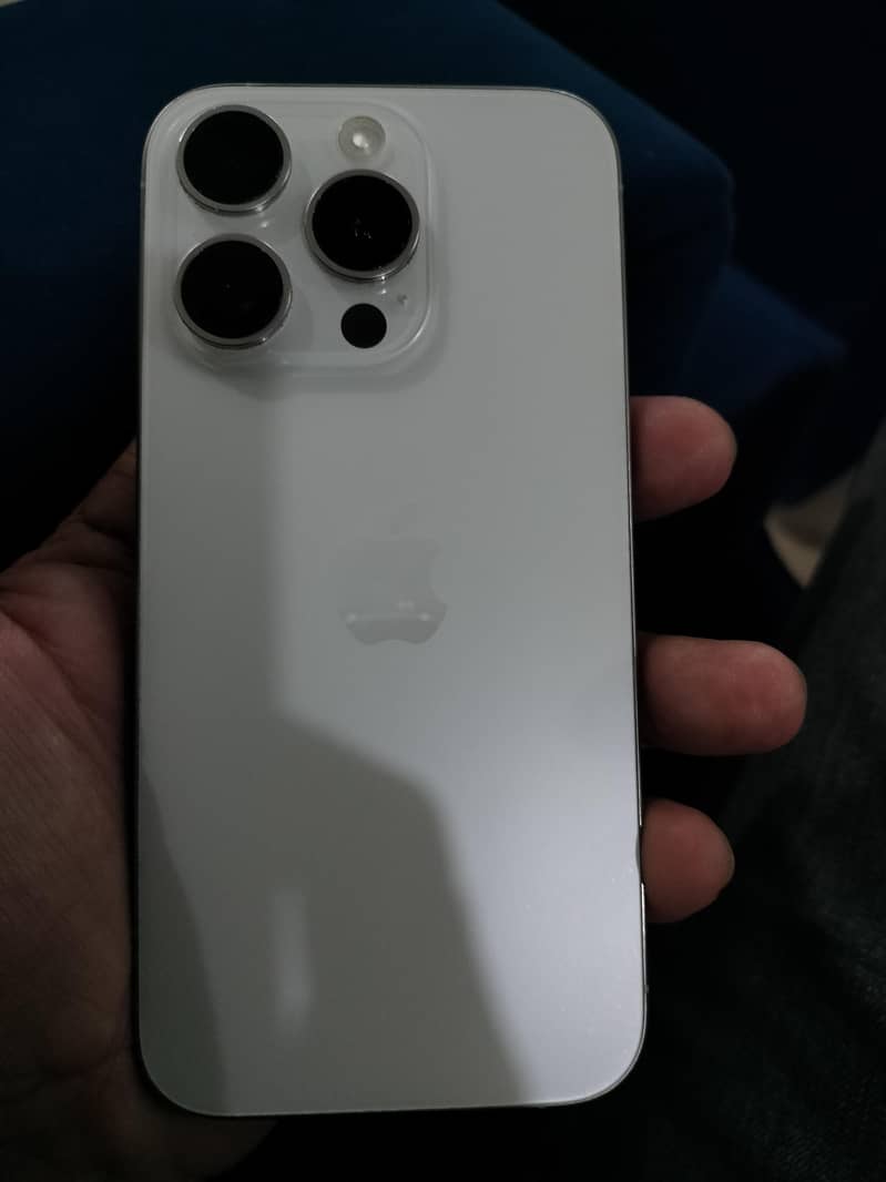 Apple iPhone 15 Pro 6
