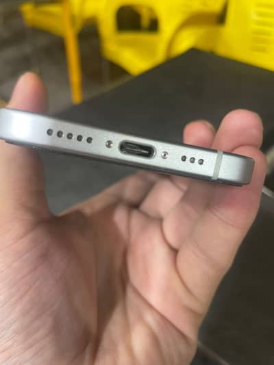 Apple iPhone 15