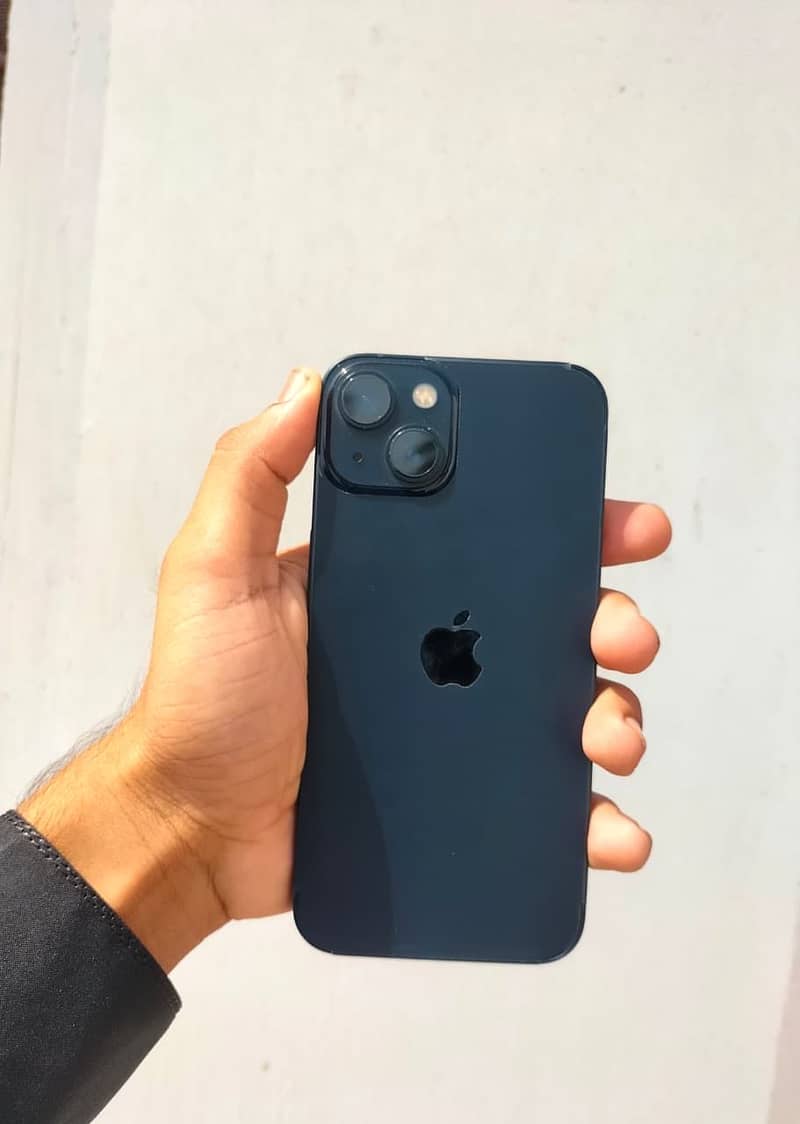 Apple iPhone 13 0