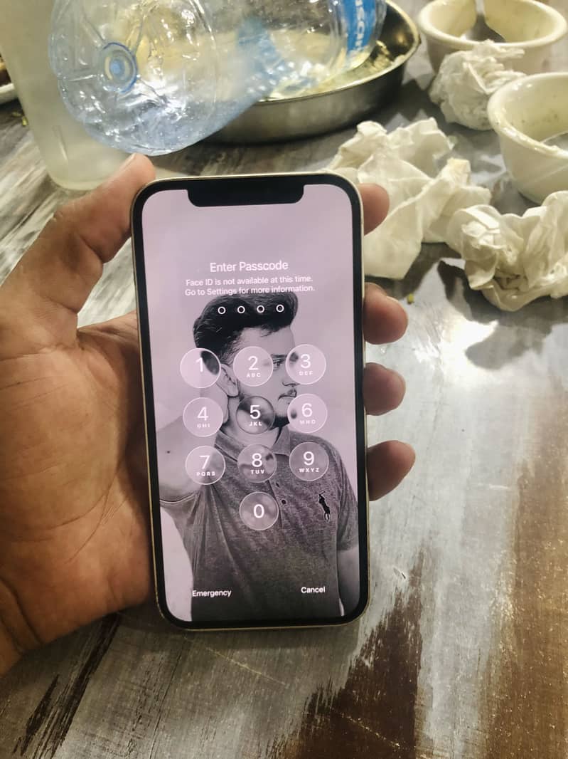 iPhone 12 4