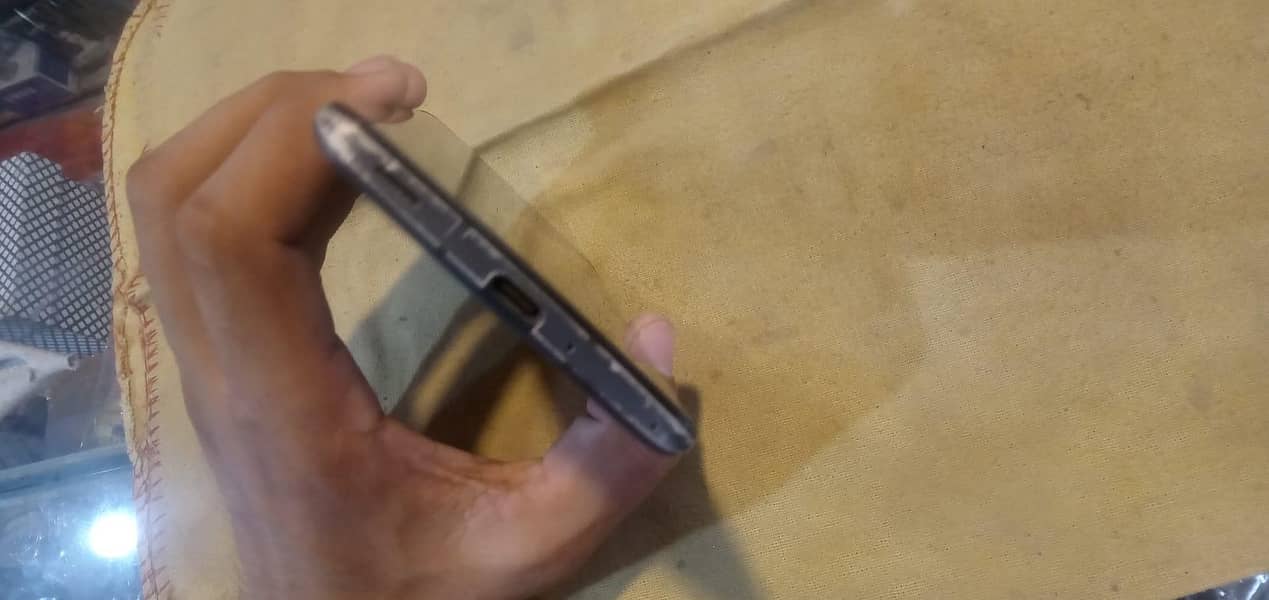 Sharp Aquos Zero 2 5
