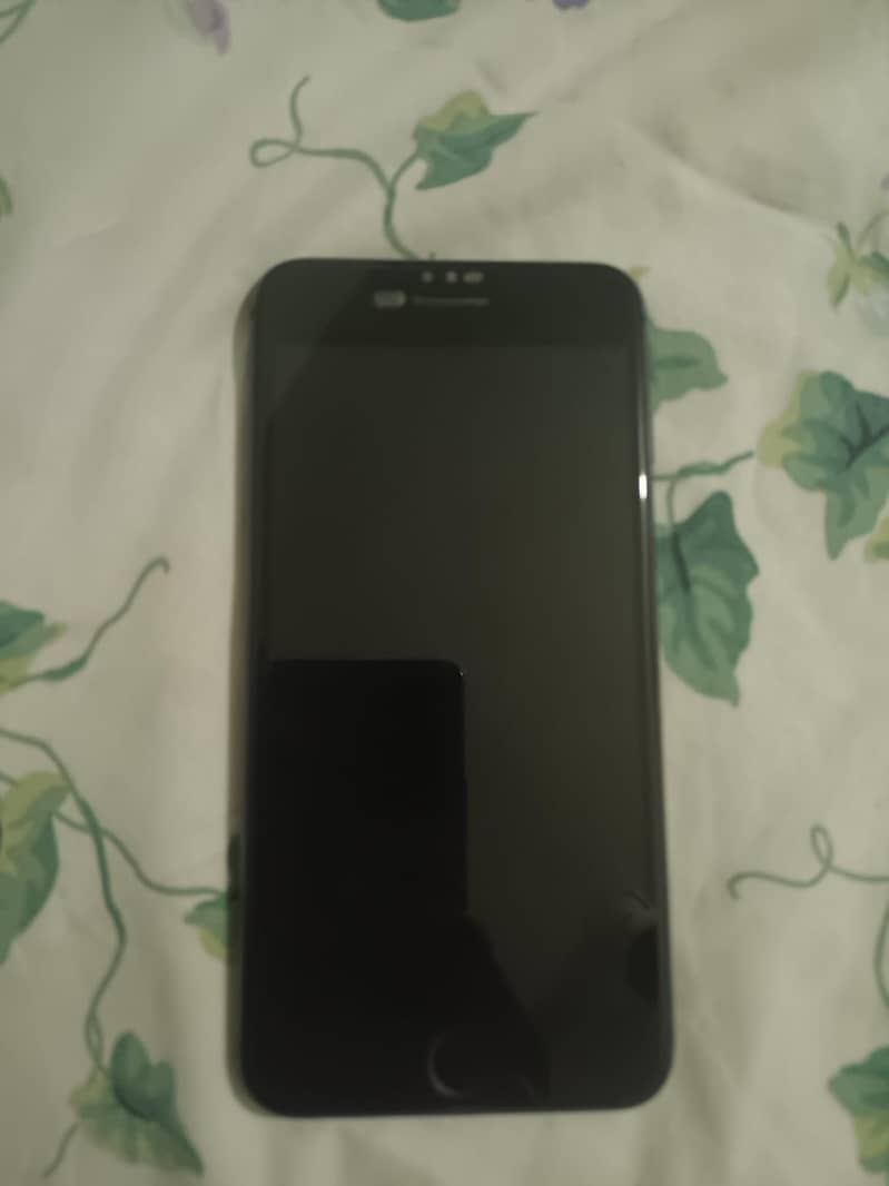 Apple iPhone 8 Plus 1