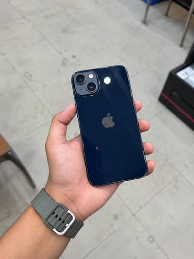 Apple iPhone 13