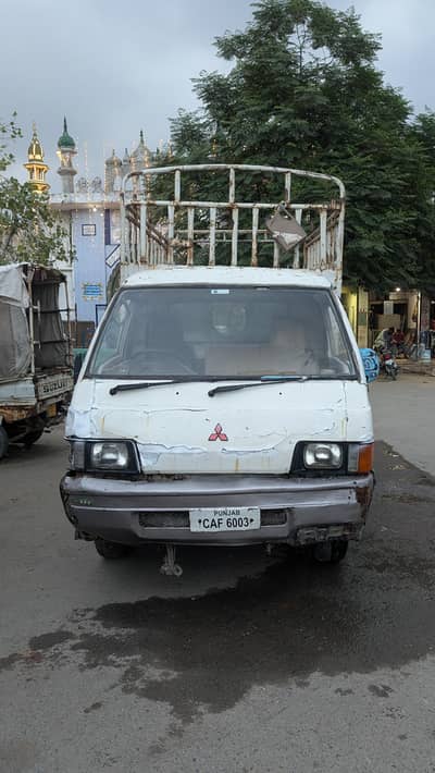 Shahzor mitsbushi truck
