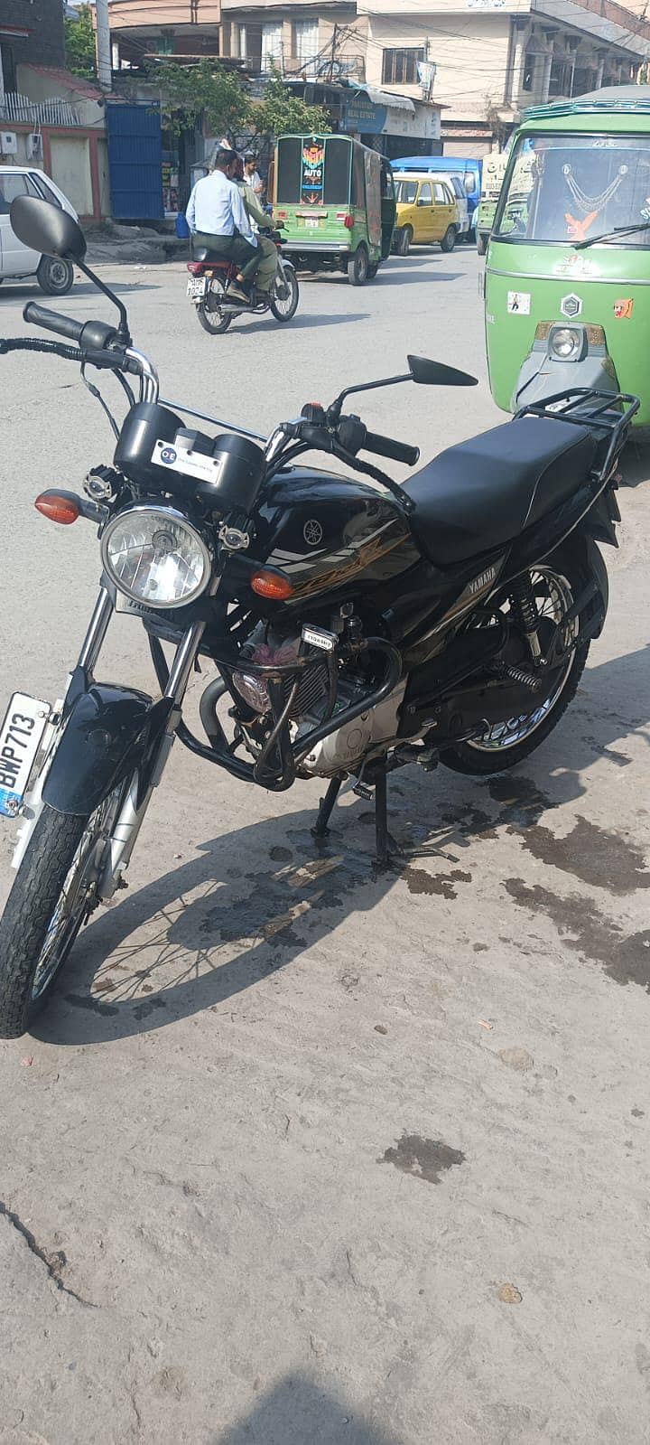 بلکل صاف اور تھوڑا استعمال کیا ھوا یاماھا موٹرسائیکل 2