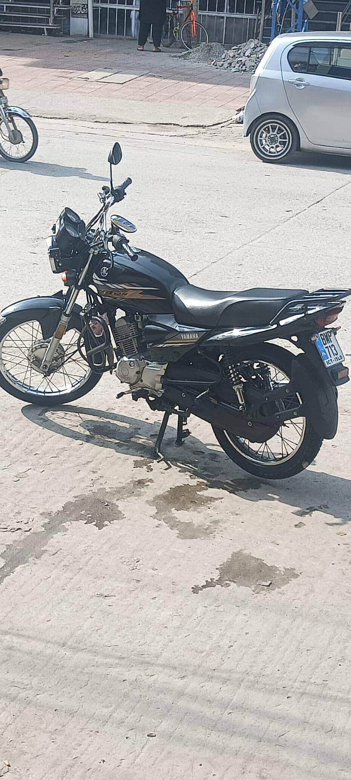 بلکل صاف اور تھوڑا استعمال کیا ھوا یاماھا موٹرسائیکل 9