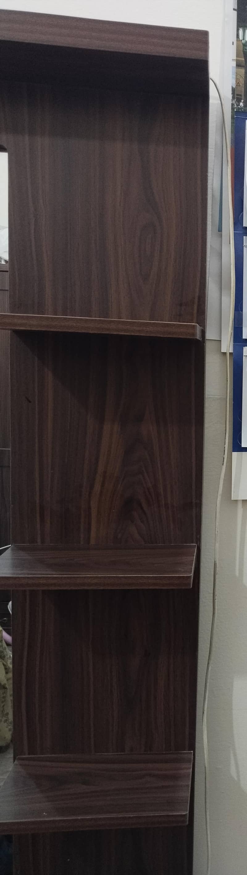 spacious Dressing Table 2