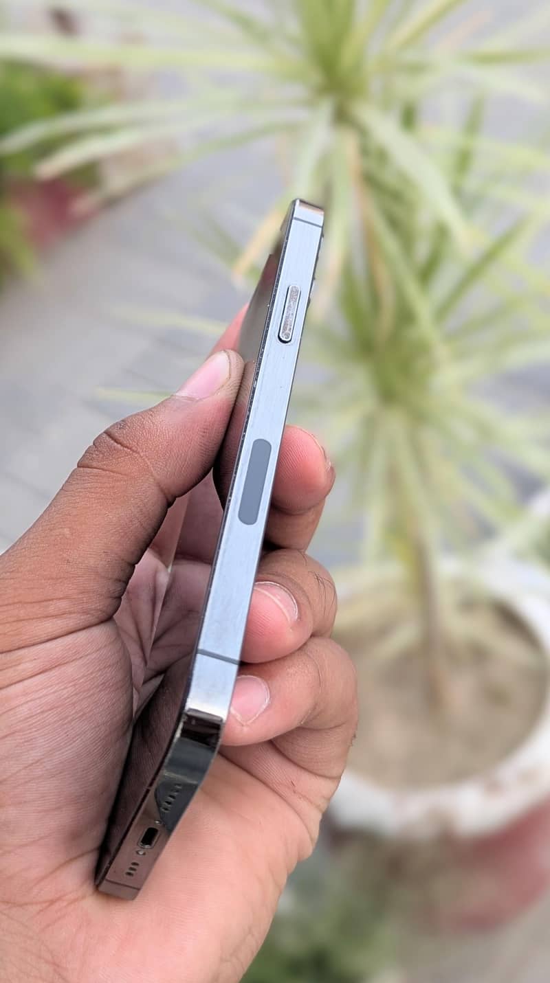 Apple iPhone 12 Pro 6
