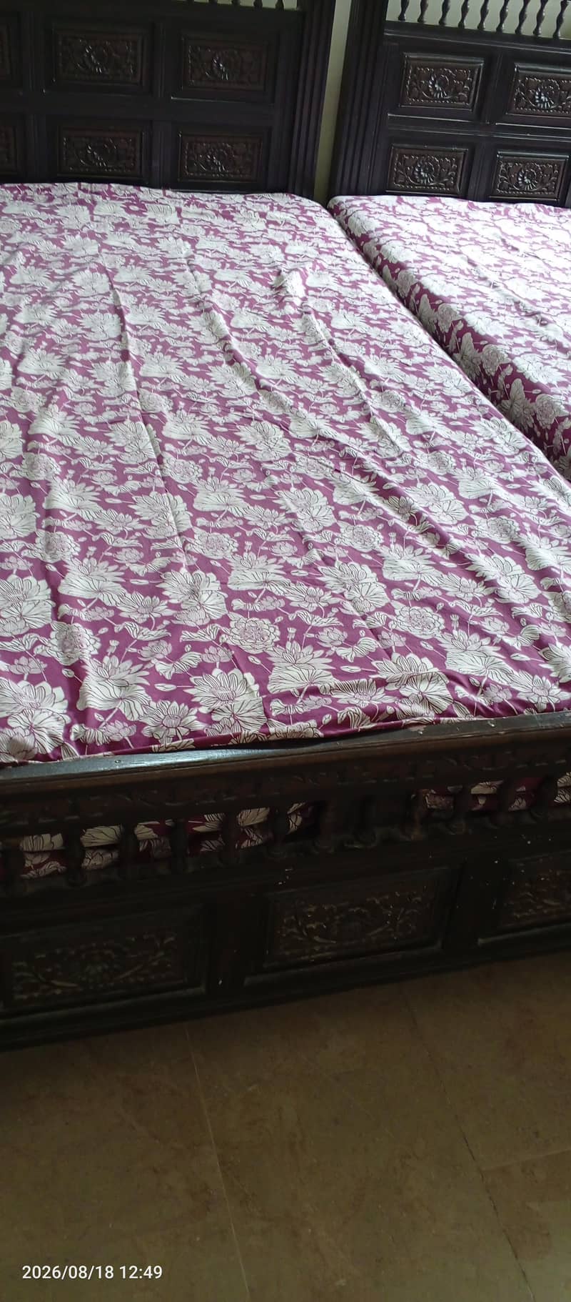 twin single beds 0