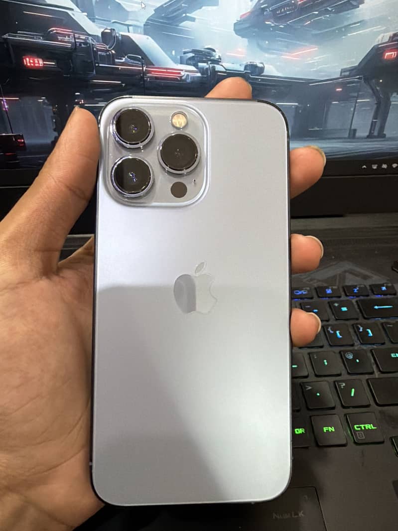 Apple iPhone 13 Pro 0