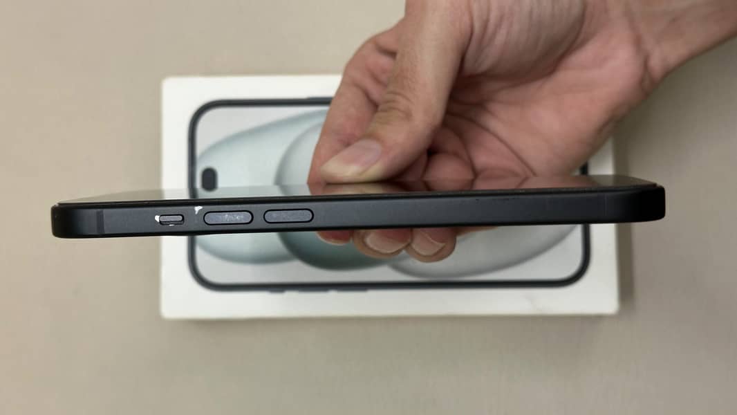 Apple iPhone 15 4