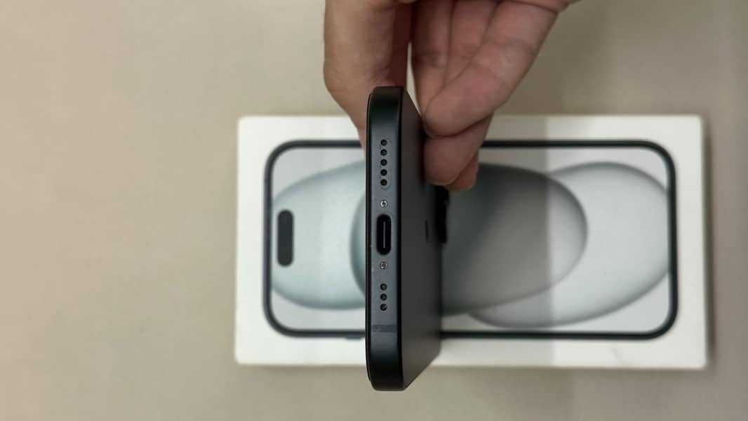 Apple iPhone 15 5