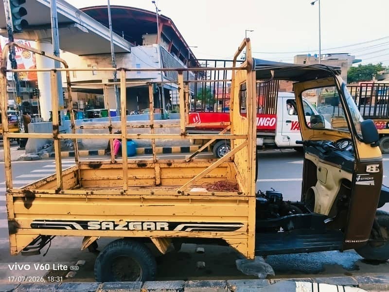 auto loader rickshaw sazghar 1