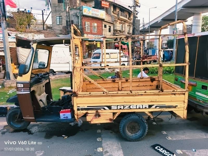 auto loader rickshaw sazghar 5